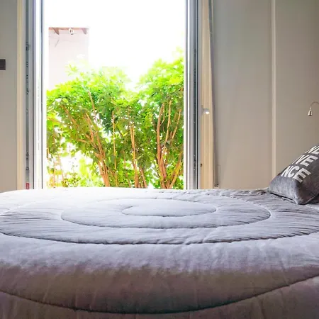 Ferienwohnung The Burton Luxury 1Br In Plaka, Athen Exterior foto