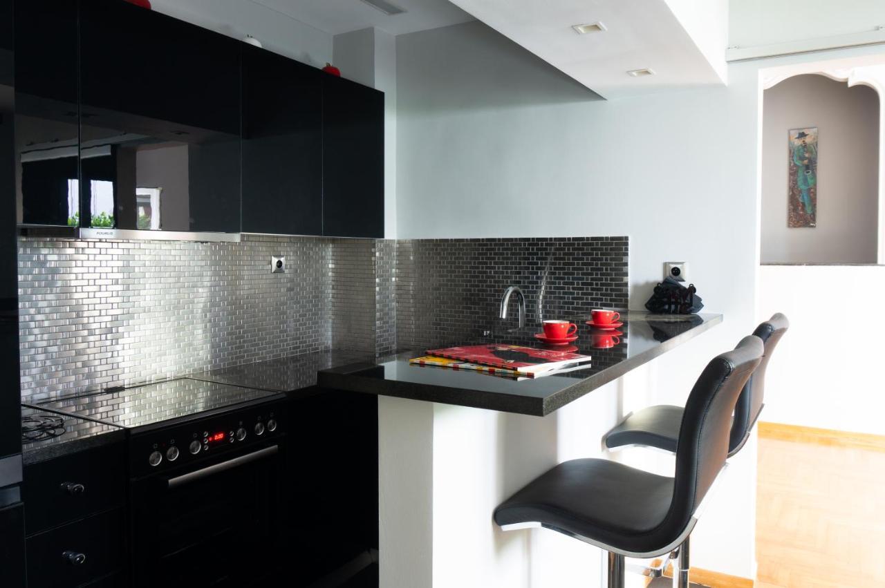 The Burton Luxury 1br In Plaka, Athens