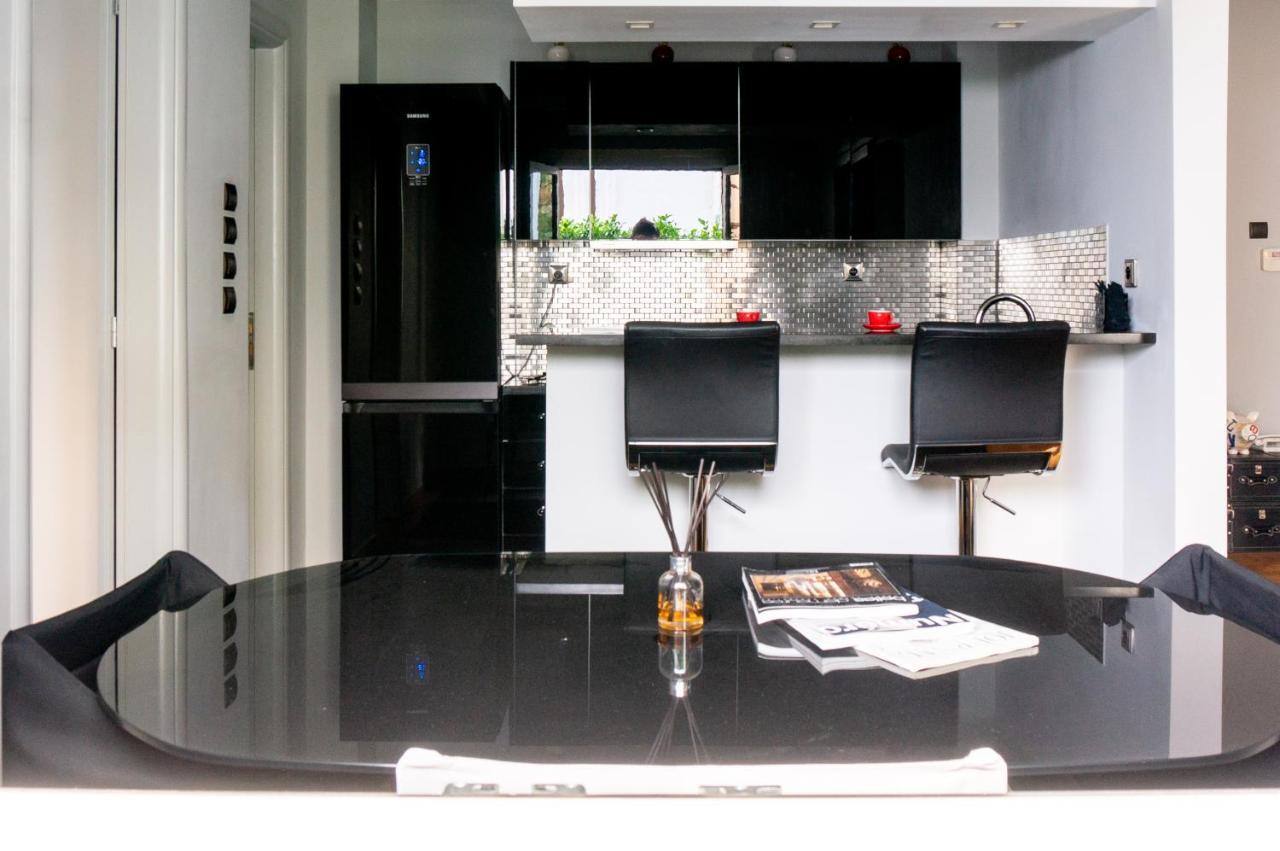 The Burton Luxury 1br In Plaka, Athens